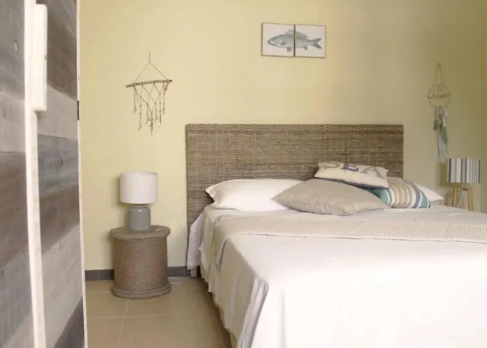 לינה וארוחת בוקר Dei Ginepri גאליפולי